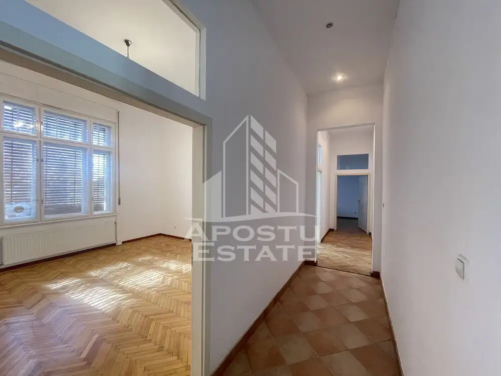 Apartament cu 5 camere, 180 mp, Zona Ultracentrala