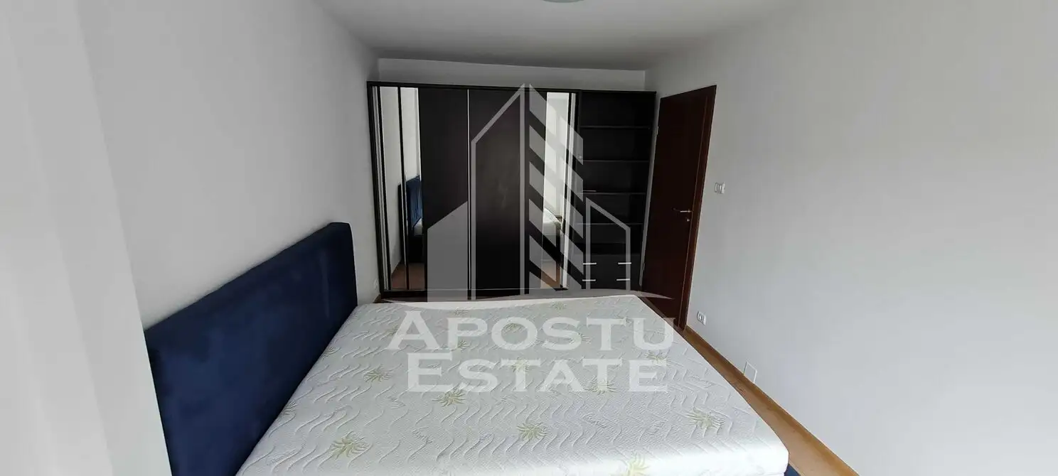 Apartament cu 3 camere, 2 bai, centrala proprie, in zona Soarelui