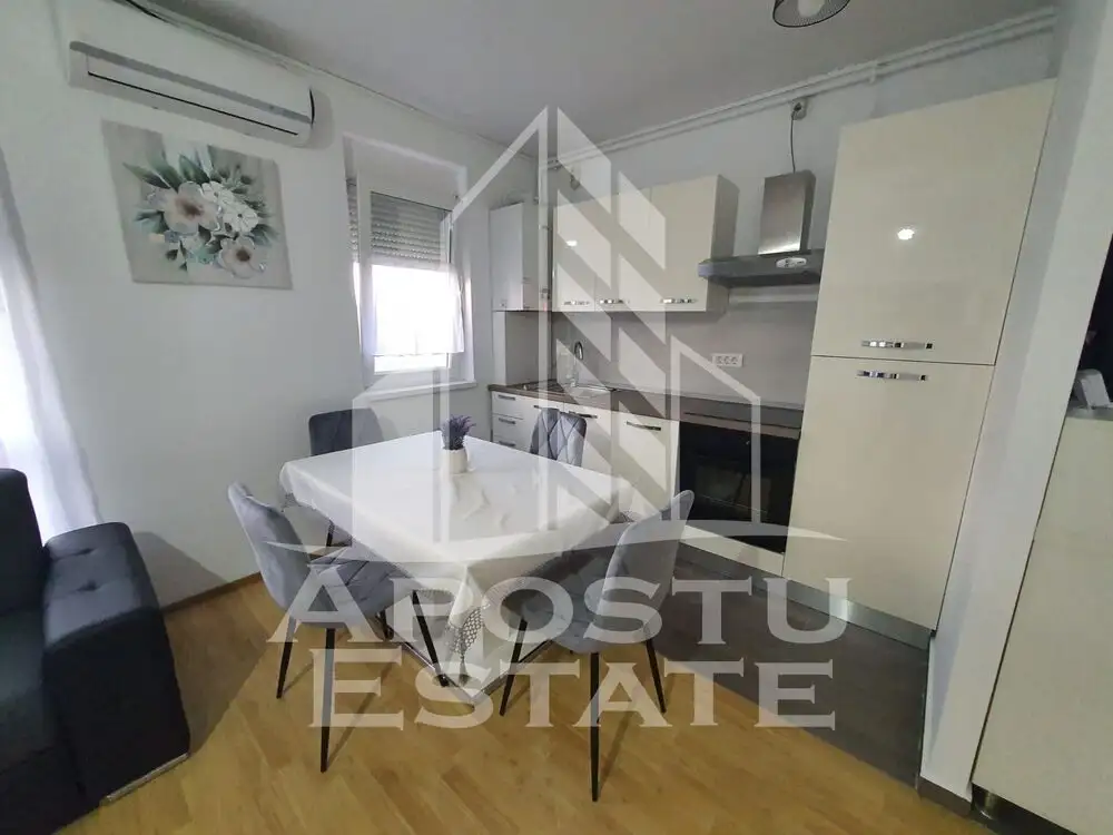 Apartament cu 3 camere, loc de parcare, etajul 1, zona Lipovei