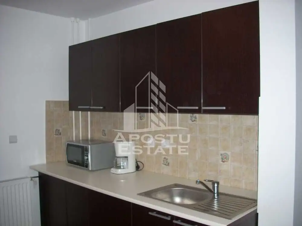 Apartament 2 camere, etaj intermediar, centrala proprie, Zona Lipovei