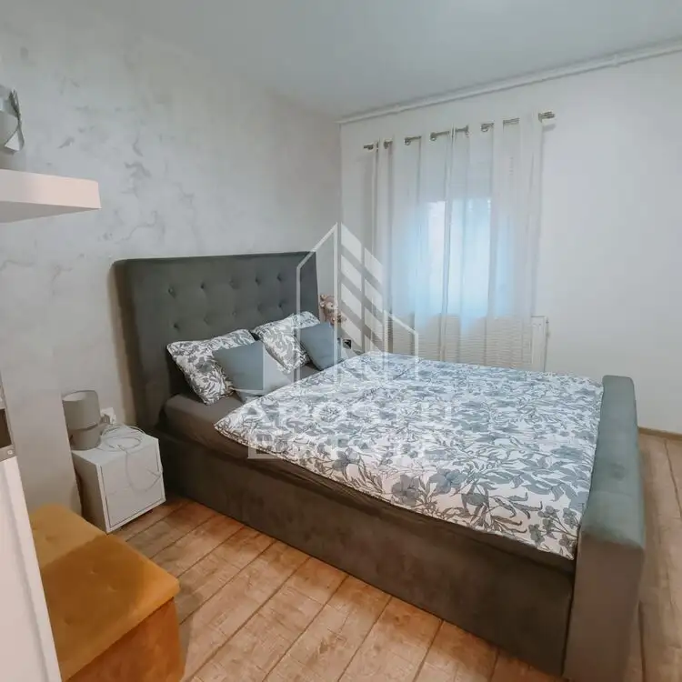 Apartament cu 3 camere, centrala proprie lanag Iulius Town