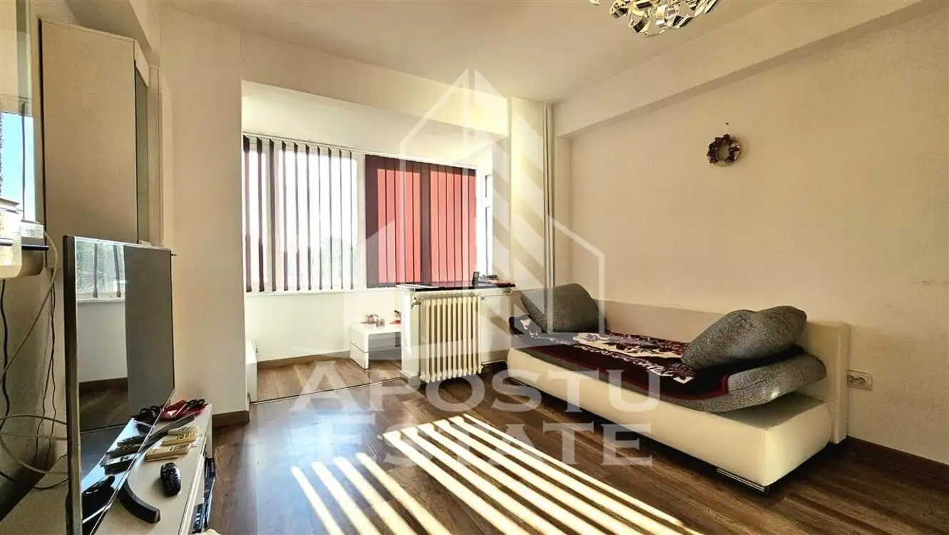 Apartament cu 2 camere 50mp Semidecomandat in zona Centrala