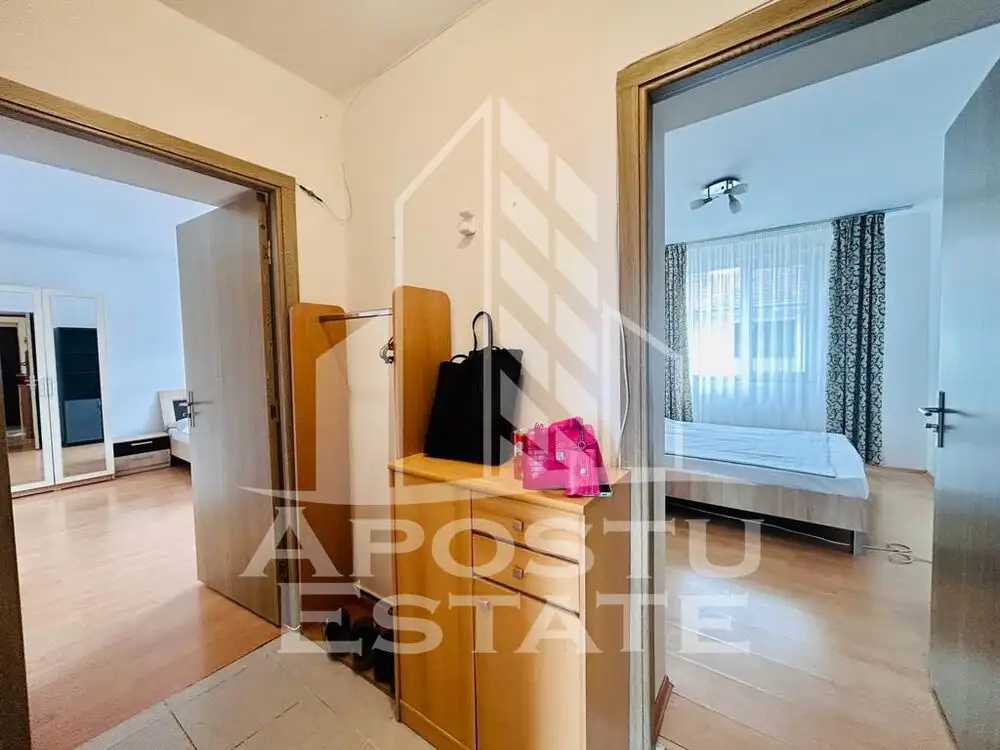 Apartament 2 camere cu loc de parcare si vedere in Piata 700