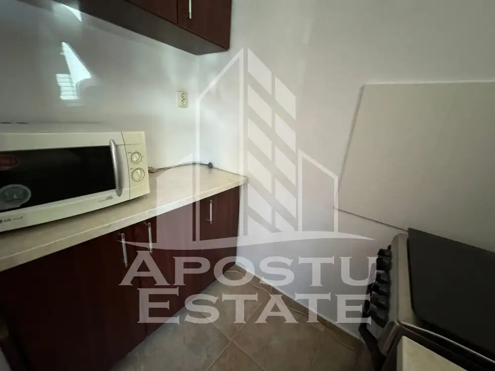 Apartament cu 3 camere in zona Take Ionescu, semidecomandat