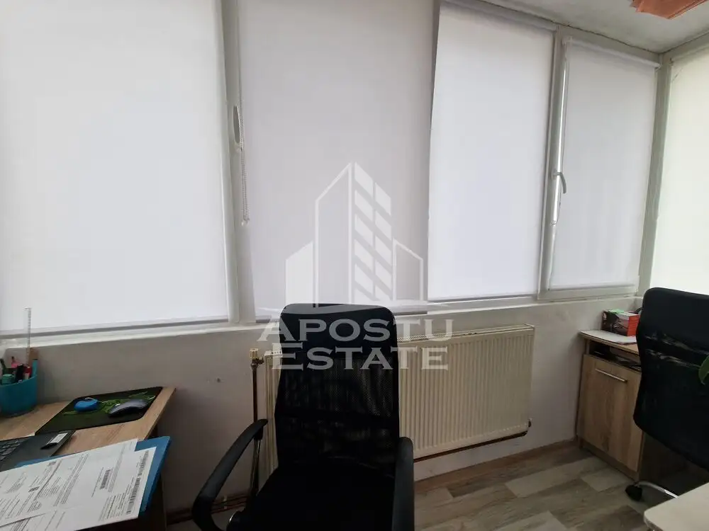 Apartament cu 3 camere, decomandat, centrala proprie, zona Bucovinei