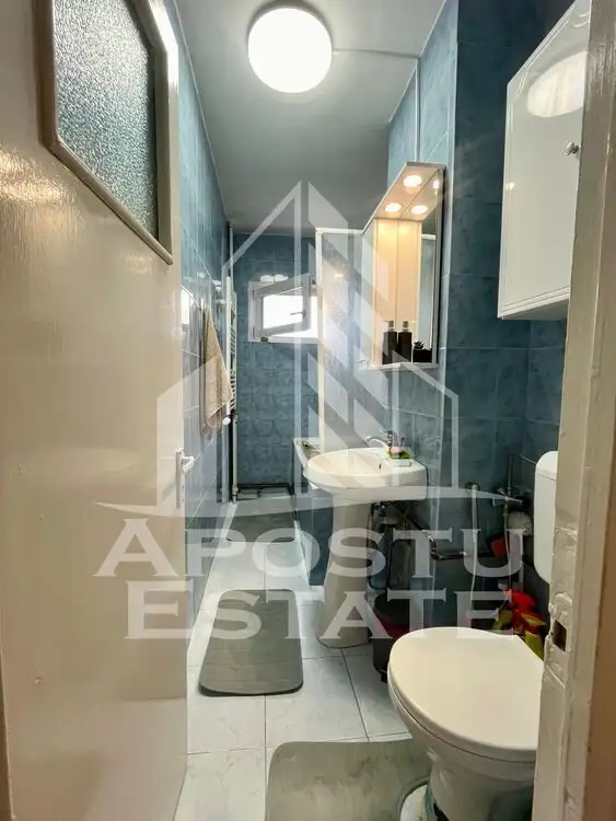 Apartament 3 camere,centrala proprie,AC,zona Girocului