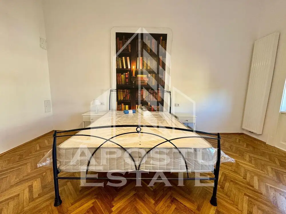 Apartament cu 4 camere semicentral in cladire istorica reabilitata