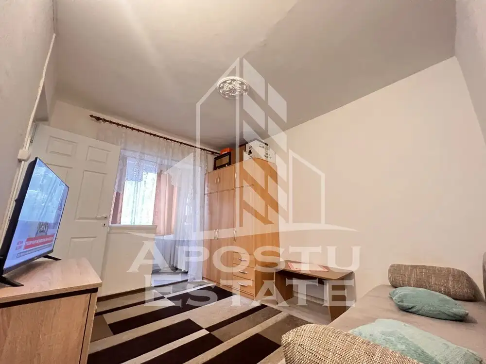 Apartament cu 3 camere, centrala proprie, zona Sagului