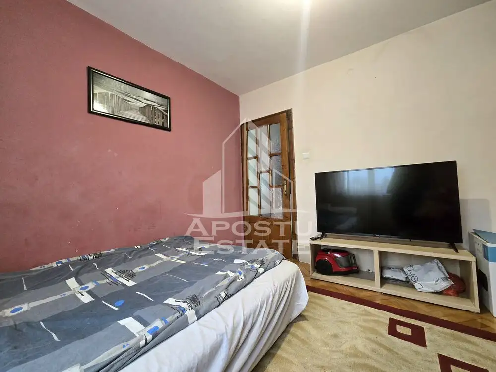 Apartament cu 2 camere, etaj intermediar, zona Aradului