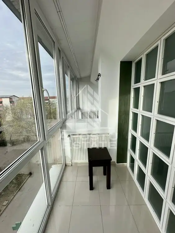 Apartament deosebit cu 4 camere, centrala proprie, zona Dambovita