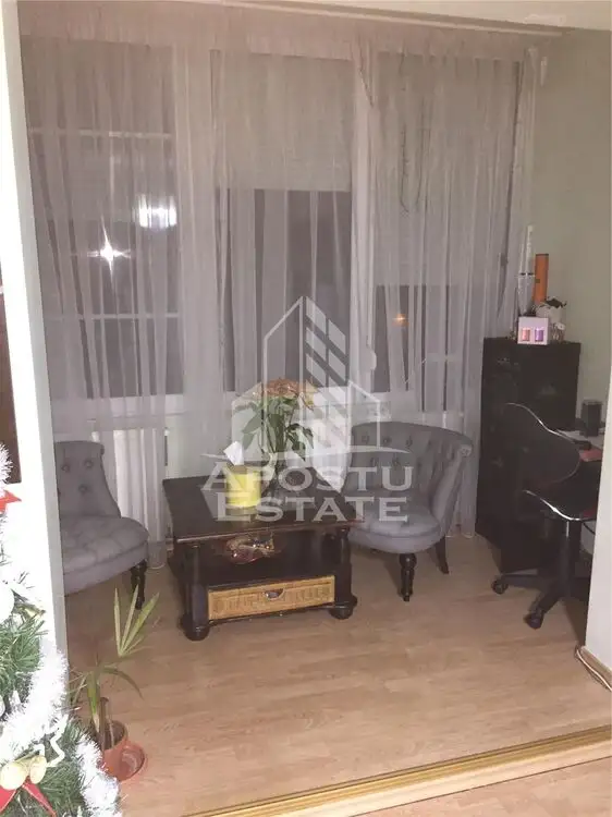 Apartament  3 camere deosebit,decomandat,zona Take Ionescu