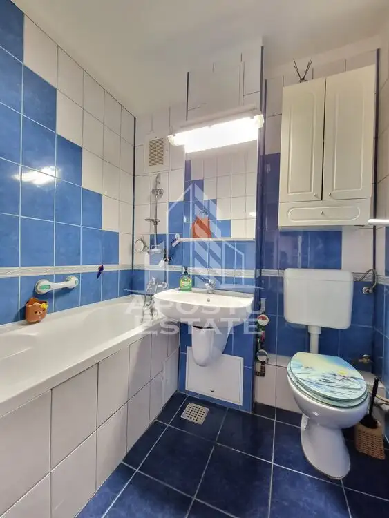 Apartament cu 3 camere, etaj intermediar, zona Circumvalatiunii