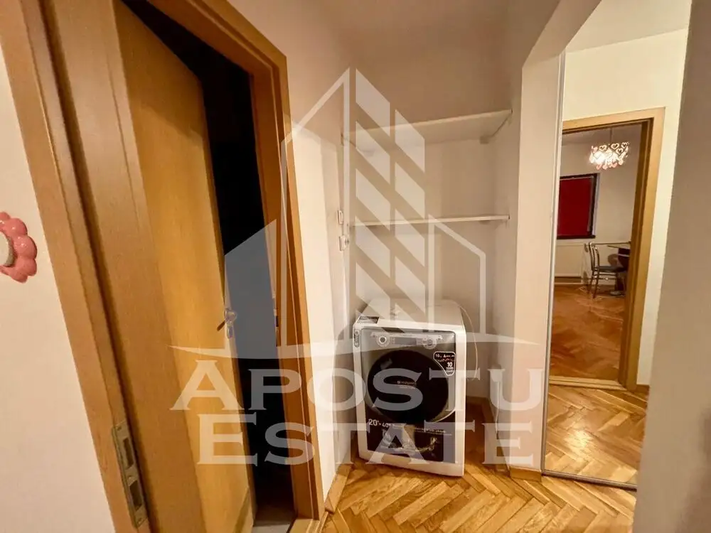 Apartament cu 3 camere, 2 bai, in zona Soarelui