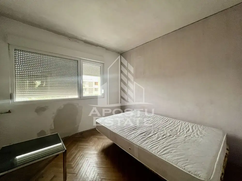 Apartament 3 camere, etaj 3 cu lift, Complexul Studentesc