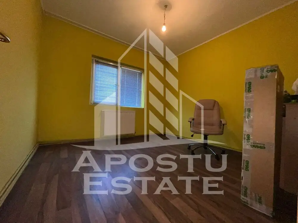 Apartament 3 camere, decomandat, etaj intermediar, 2 bai, 2 balcoane