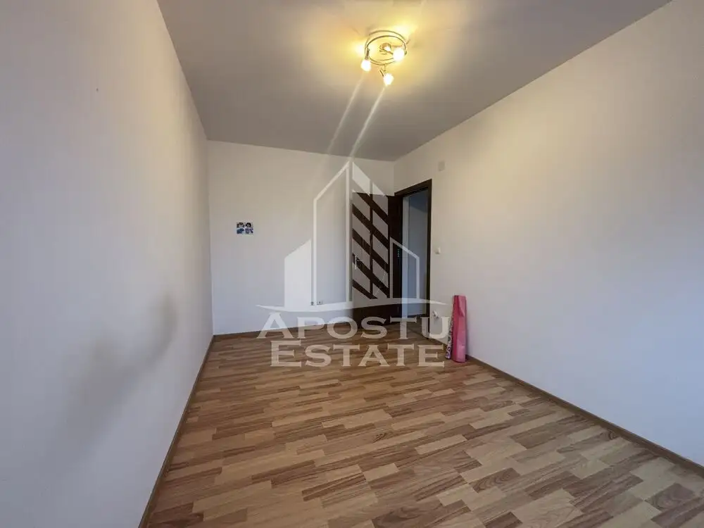 Apartament cu 3 camere in zona Girocului, centrala termica