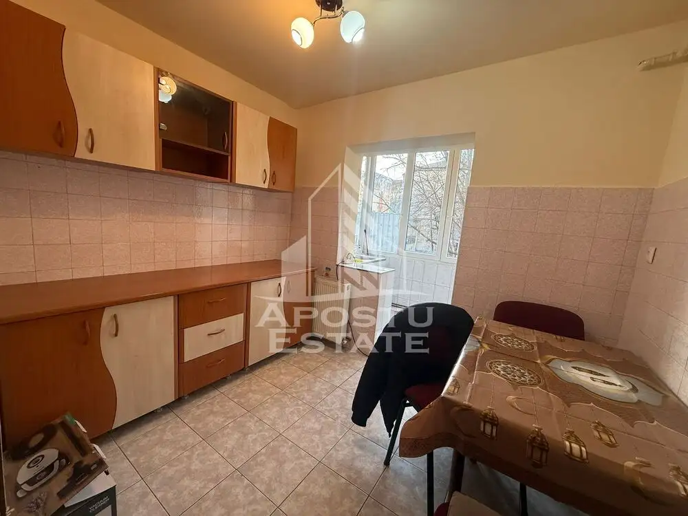 Apartament 3 camere , spatios, centrala proprie ,zona Soarelui