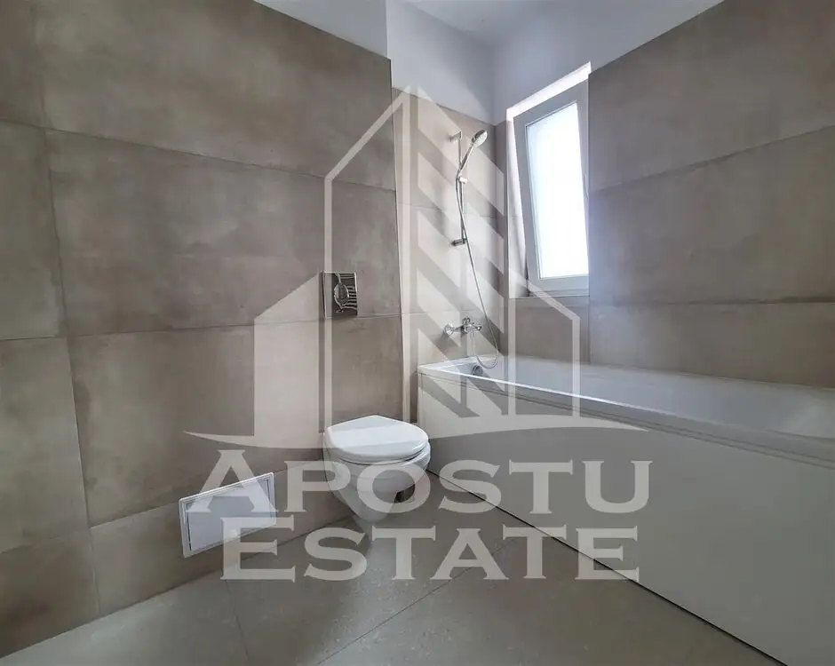 Apartament cu 3 camere, 2 bai, loc de parcare, bloc nou, Aradului