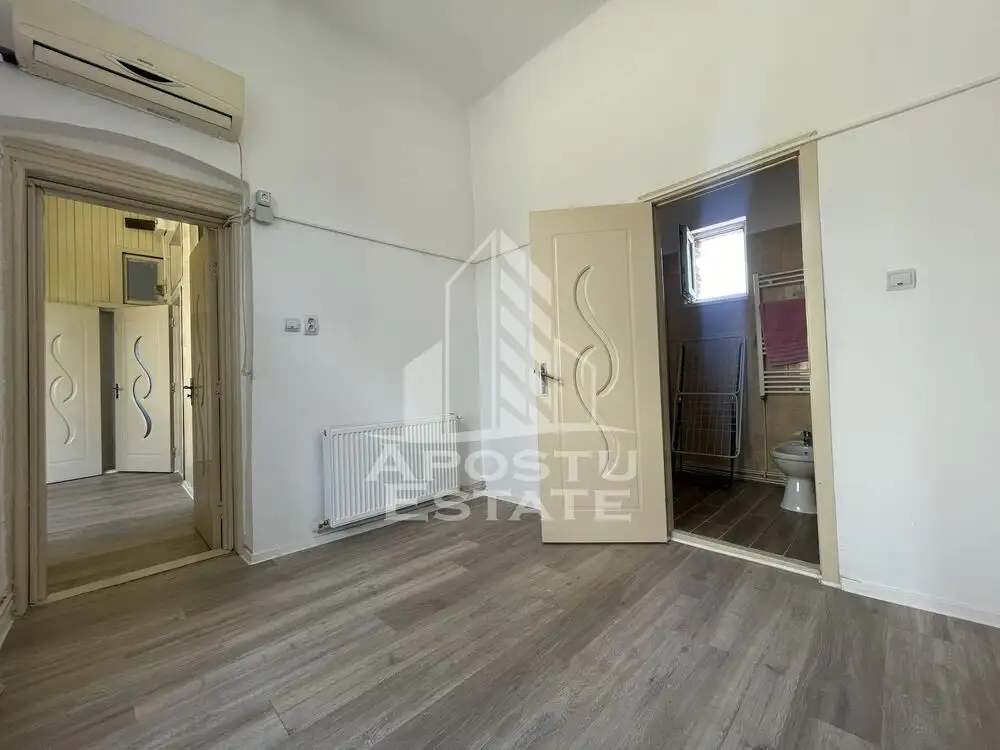 Apartament spatios patru camere central