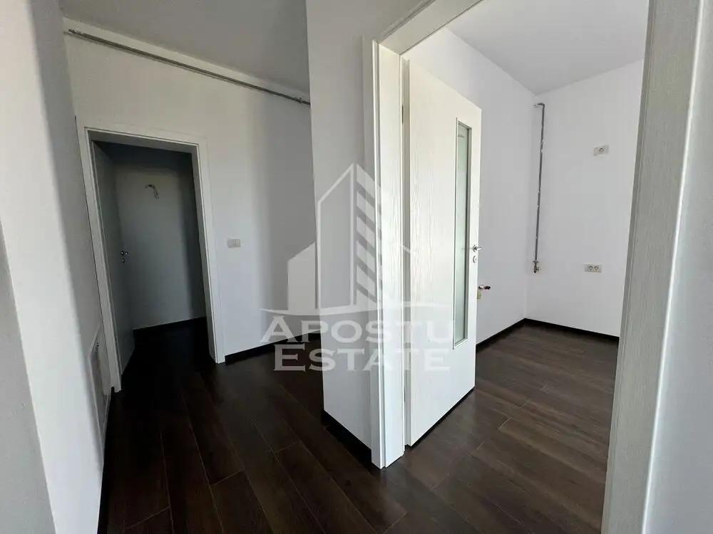 Penthouse cu 3 camere, decomandat, in Giroc hotel IQ, terasa de 40 mp