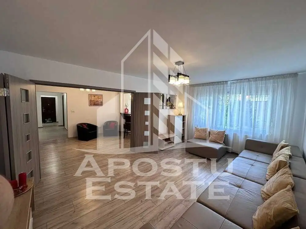 Apartament modern 4 camere, 2 bai, Central