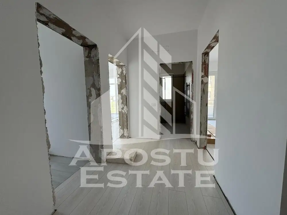 Apartament cu 2camere si bucatarie inchsa,bloc cu lift la asfalt Giroc