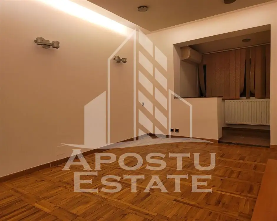 Apartament decomandat cu 3 camere, centrala proprie, parter, Lipovei