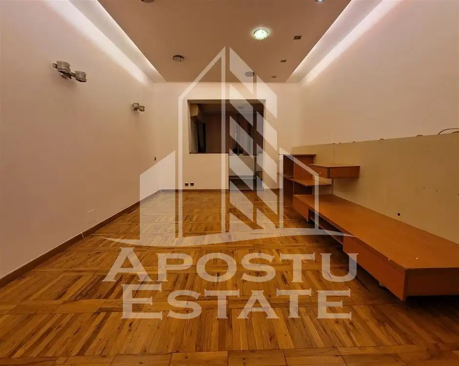 Apartament decomandat cu 3 camere, centrala proprie, parter, Lipovei