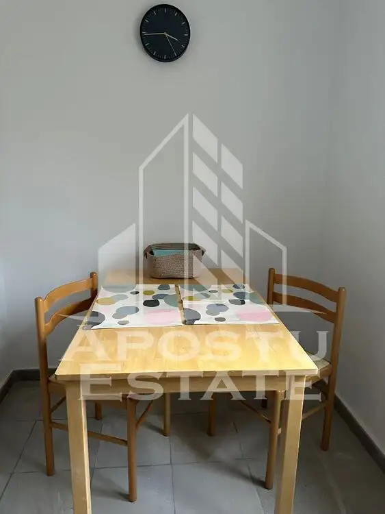 Apartament cu 3 camere, etajul 2, zona Dacia