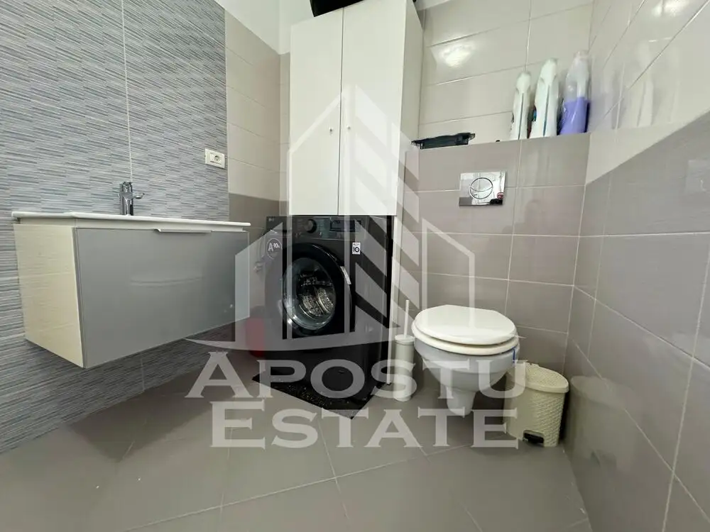 Apartament modern, tip penthouse,  zona Lipovei