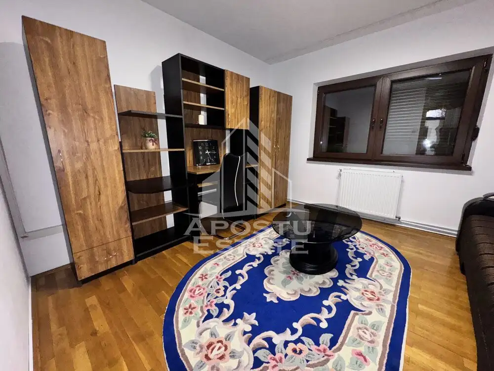 Apartament 4 camere,2 bai,centrala proprie