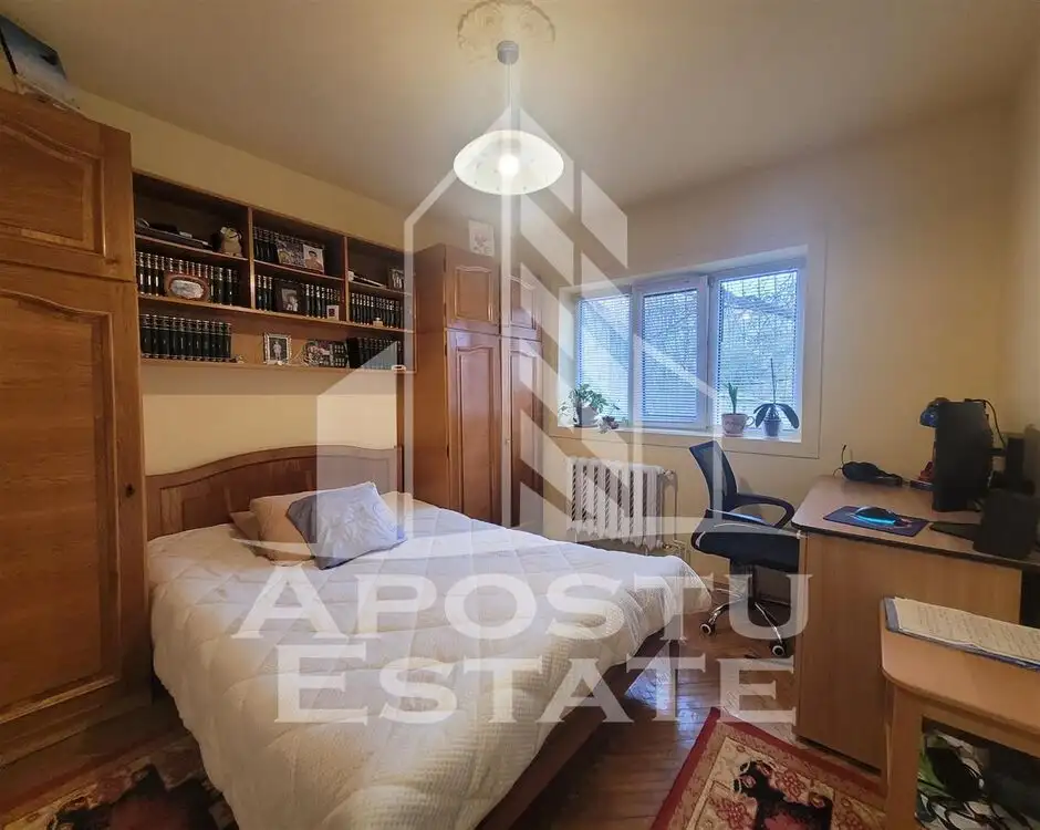 Apartament cu 4 camere si garaj, centrala proprie, zona Torontalului