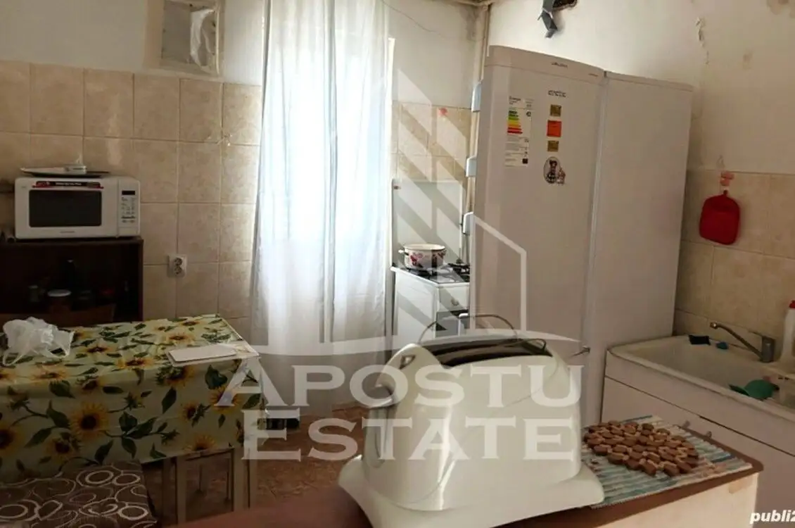 Apartament cu 3 camere, de vanzare, in apropiere de Podgoria, Arad