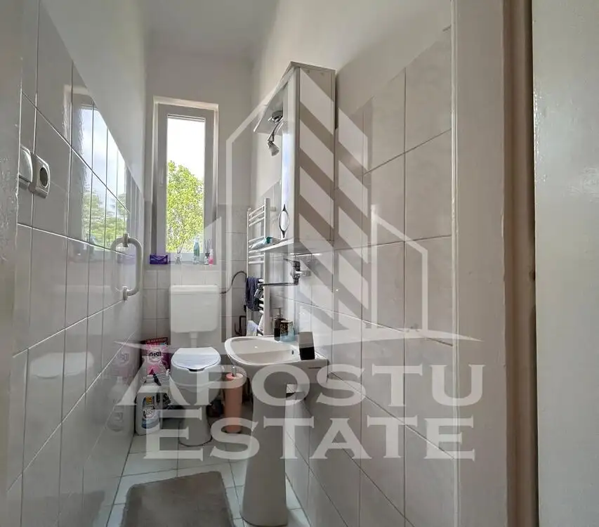 Apartament 3 camere, garaj si acces auto cu telecomanda langa Medicina