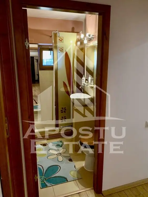 Apartament spatios cu 3 camere, pe Strada Simion Barnutiu