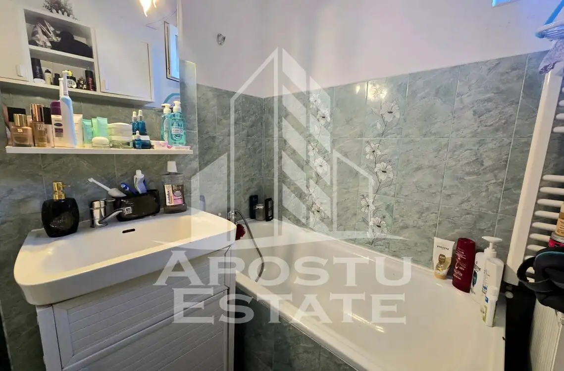 Apartament 3 camere, centrala proprie, decomandat, zona Torontalului