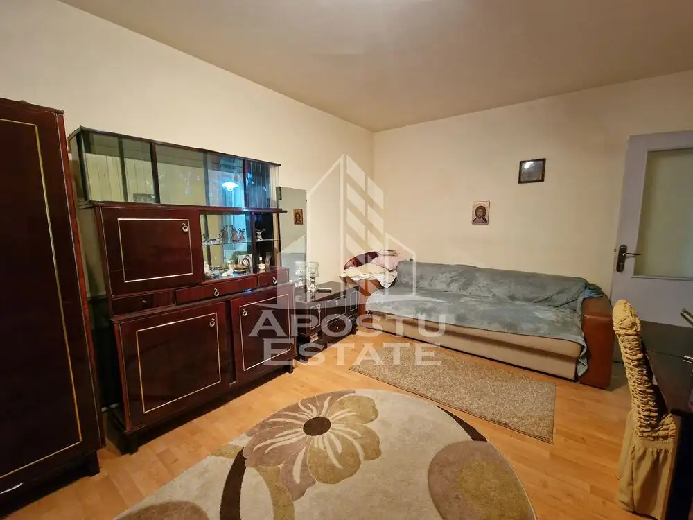 Apartament 2 camere, etaj 2, decomandat, zona Torontalului