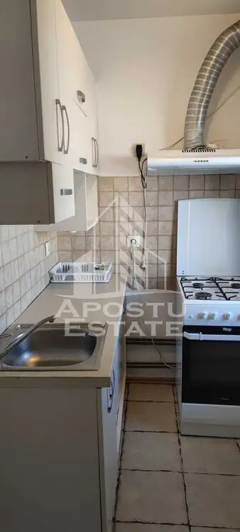 Apartament cu o camera de inchiriat in zona Printul Turcesc