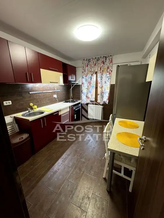 Apartament 2 camere, cetrala proprie, loc de parcare,  Shopping City