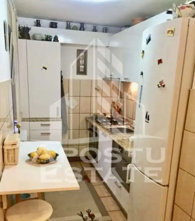 Apartament o camera, balcon si bucatarie inchisa, centrala proprie