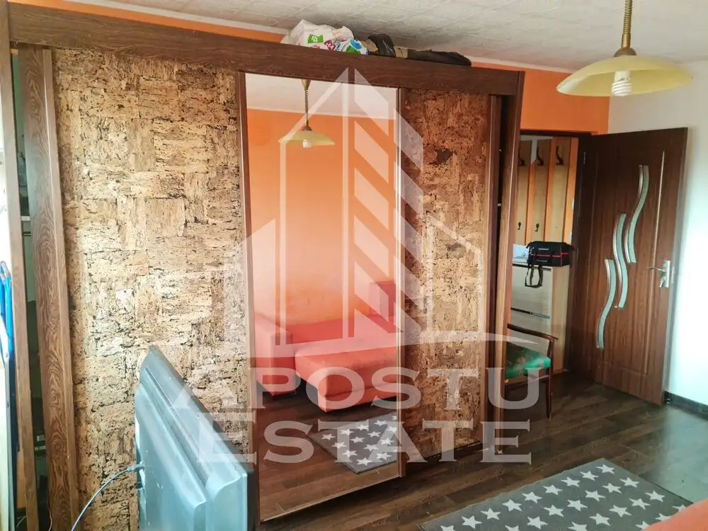 Apartament cu o camera in zona Sagului, centrala termica