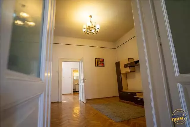 Apartament in vila,cu elemente de colectie, brancoveneasca arhitectura, Central, Brasov