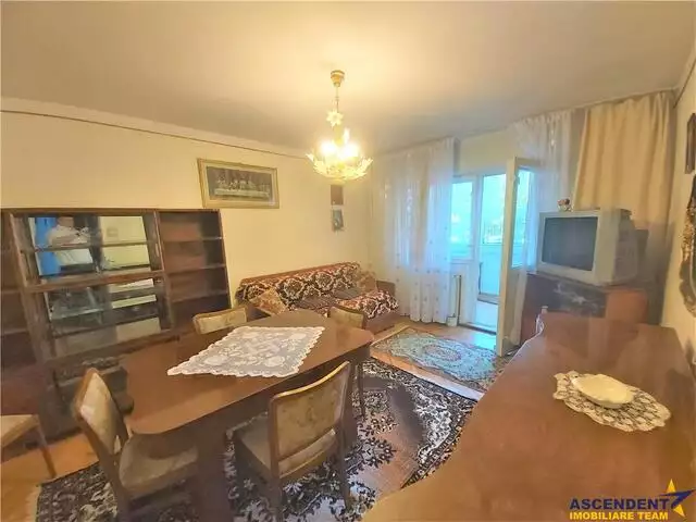Apartament cu trei camere decomandat, Bartolomeu Nord, Brasov