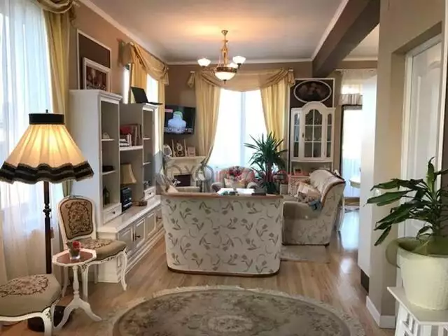 Casa 4 camere de  vanzare  