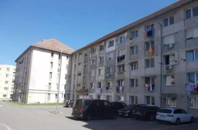 Apartament 2 cam in Sibiu, str. Otelarilor, nr 56, bl 3, et 4, jud SB