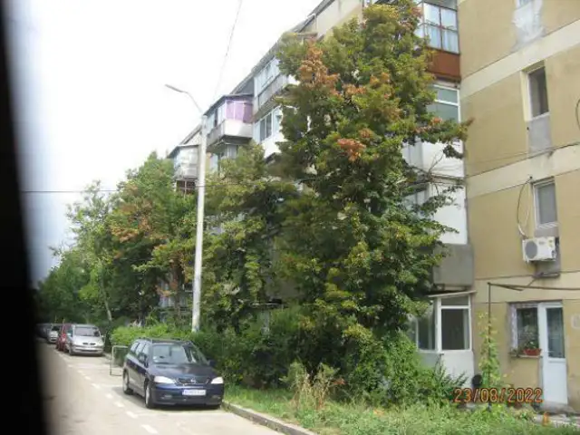 Cota de 10/16 din apartament 3 camere, str.Grigore Tocilescu, cartier Razboieni, Pitesti