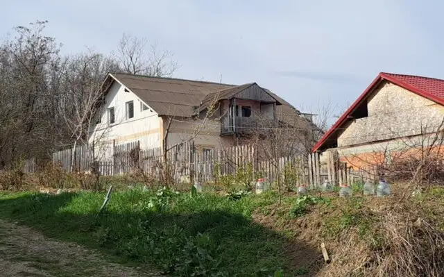 Casa cu teren, Loc.Tomesti, Com. Tomesti, Jud. Iasi