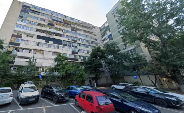 Cota de 1/2 din apartament 3 camere, Str. Drumul Taberei, sector.6, Bucuresti