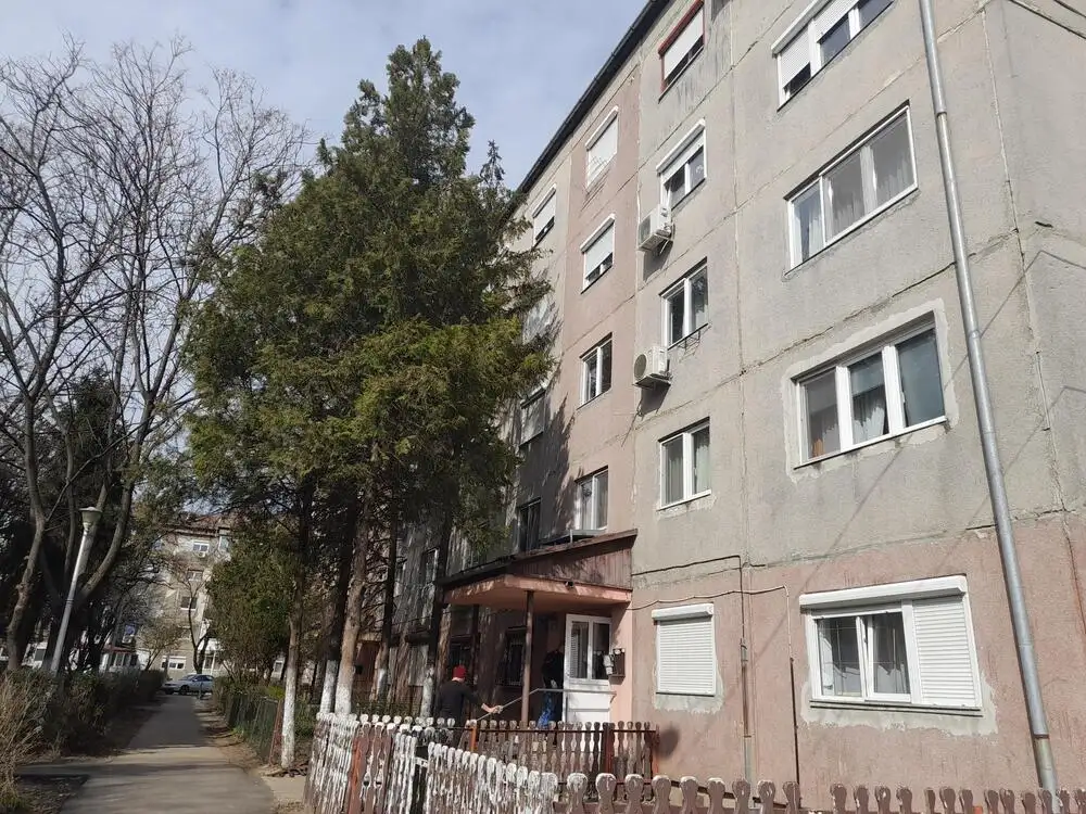 Apartament compus din 4 camere situat in loc Oradea Aleea Profesor Onisifor Ghibu