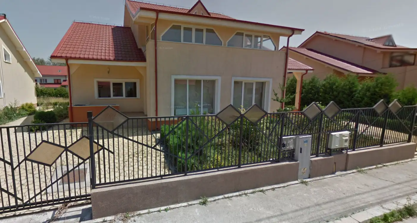 Casa tip vila D+P+E+M zona Parc Gheraiesti, Bacau